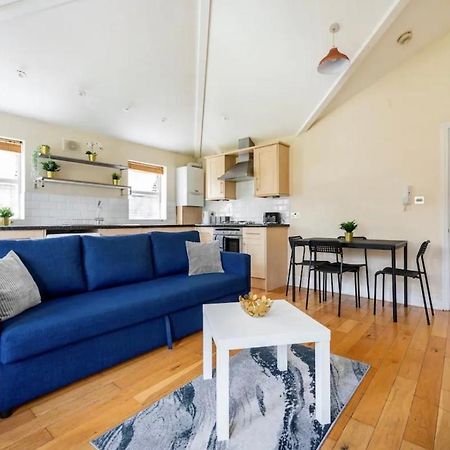 Lovely 3-Bed 20 Minutes To Central London Exterior foto