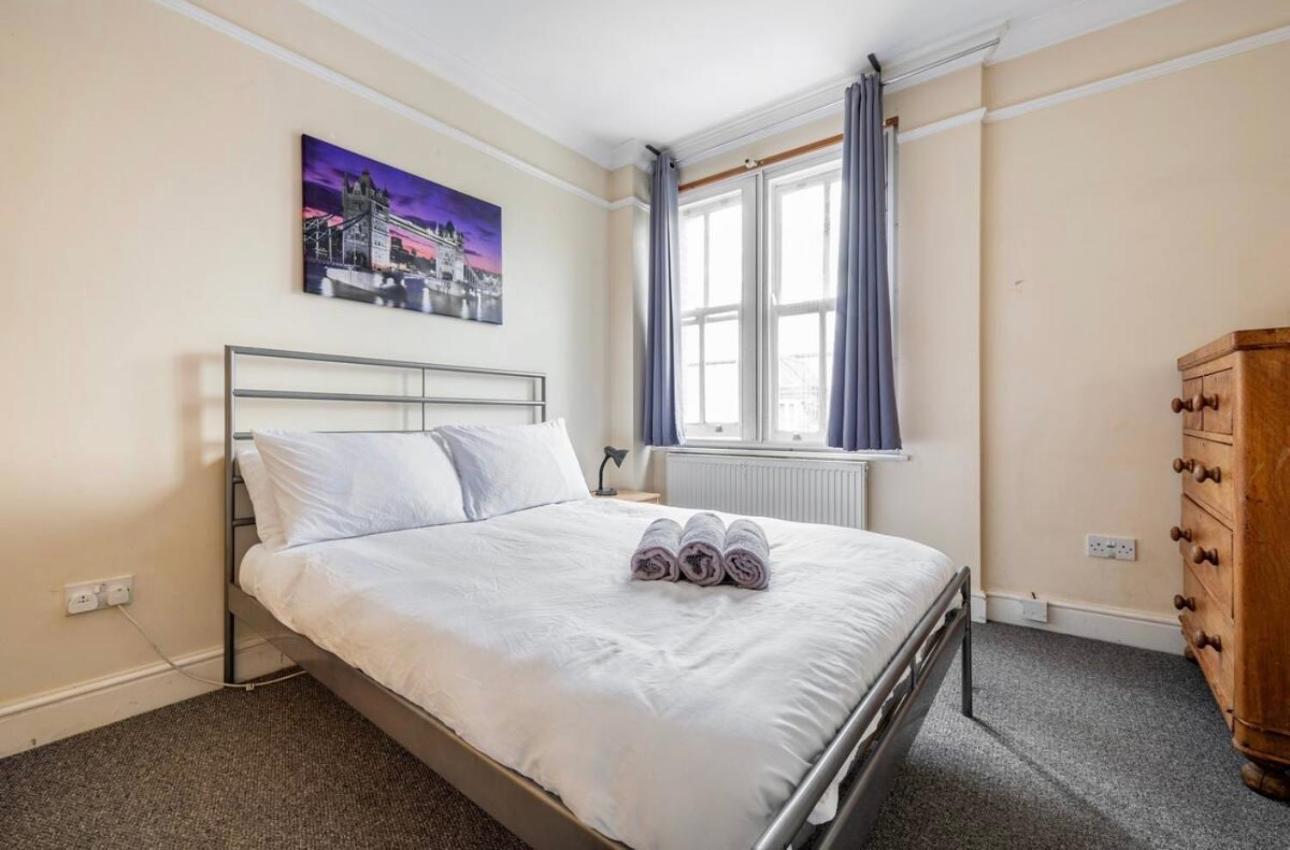 Lovely 3-Bed 20 Minutes To Central London Exterior foto
